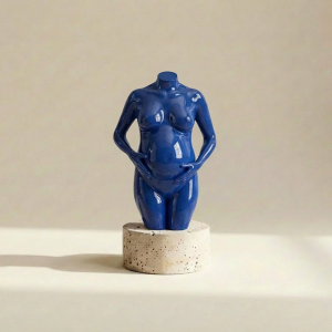 Royal blue resin zwangerschapsbeeld
